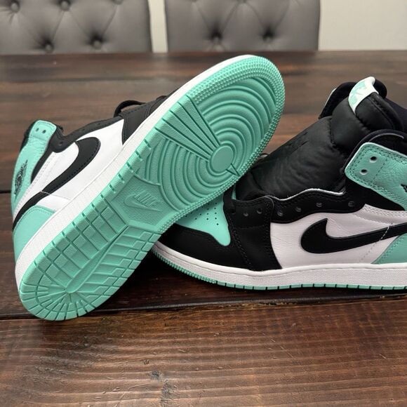 Air Jordan 1 Retro High OG Green Glow Shoes - Picture 7 of 8